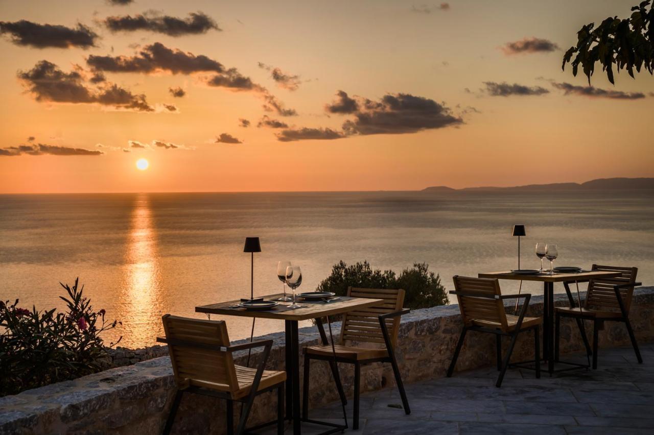 Aria Estate Suites & Spa Areopoli Buitenkant foto