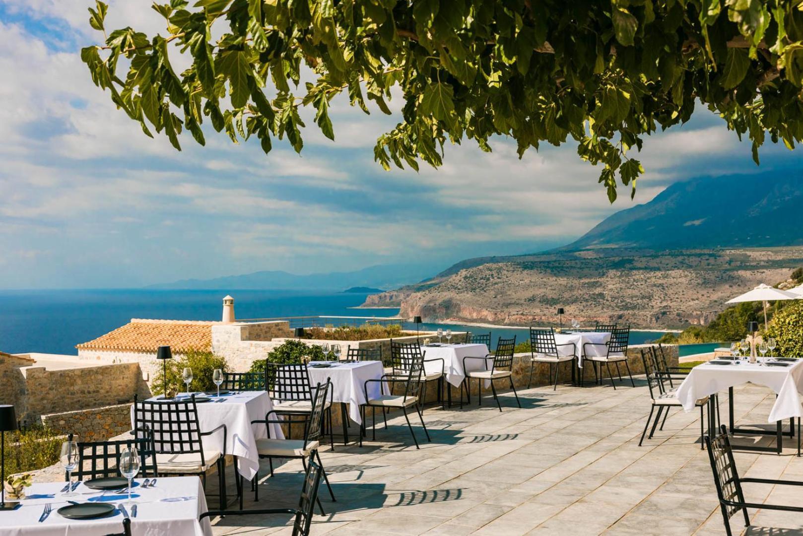 Aria Estate Suites & Spa Areopoli Buitenkant foto